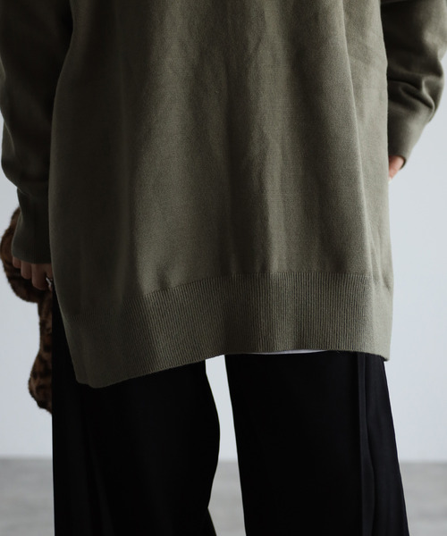 amini(アミニ)の「【2021-2022 A/W】バックボタンスリットニット(ニット/セーター・レディース・ライトブルー/ブラック/アイボリー/モスグリーン・MEDIUM)」の20枚目の写真