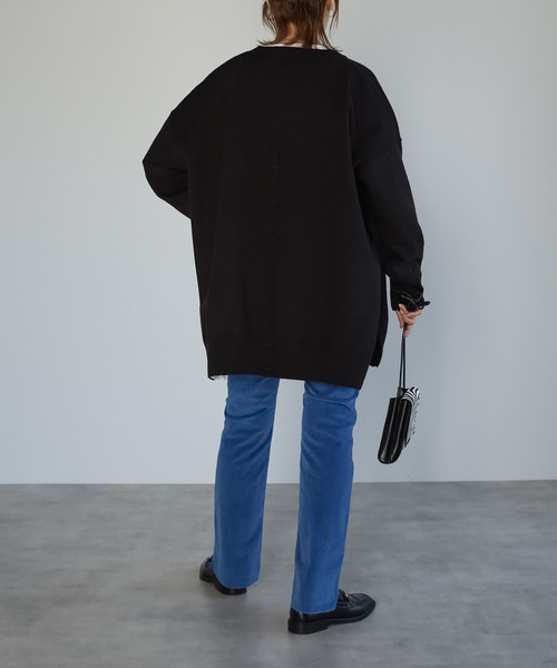 amini(アミニ)の「【2021-2022 A/W】バックボタンスリットニット(ニット/セーター・レディース・ライトブルー/ブラック/アイボリー/モスグリーン・MEDIUM)」の14枚目の写真