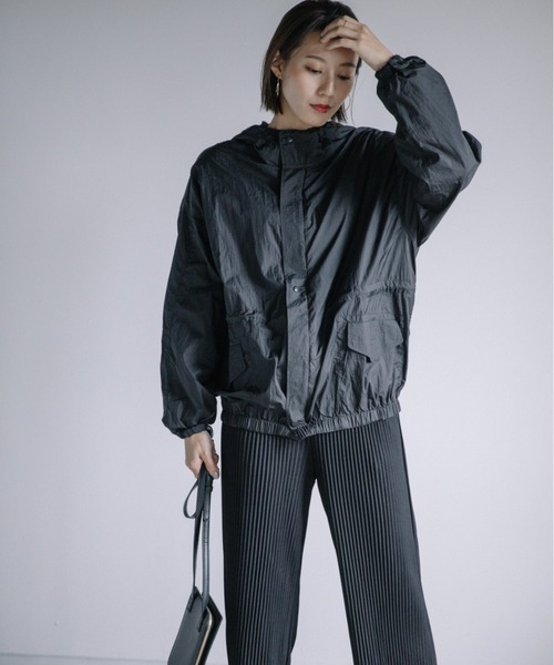 Chaco closet（チャコ クローゼット）の「軽量シャカシャカナイロンパーカ（マウンテンパーカー・レディース・ブラック/パープル/グレー・FREE）」の5枚目の写真