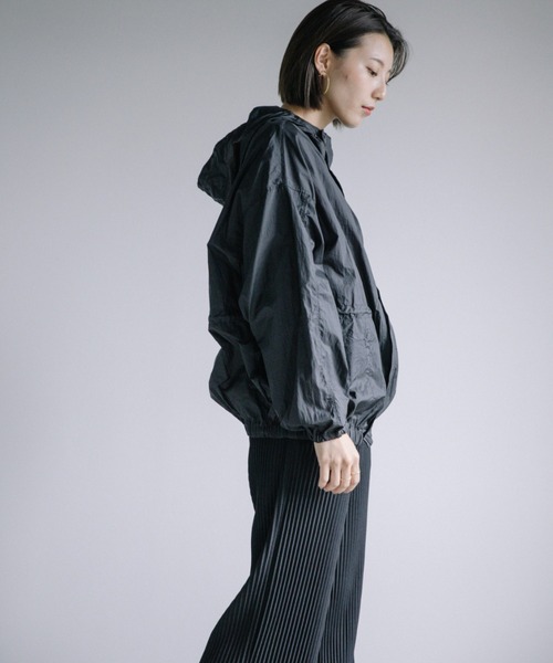 Chaco closet（チャコ クローゼット）の「軽量シャカシャカナイロンパーカ（マウンテンパーカー・レディース・ブラック/パープル/グレー・FREE）」の6枚目の写真