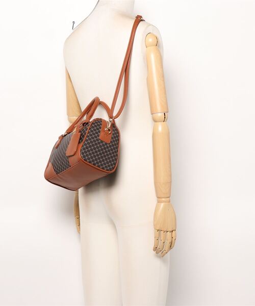 natural couture(ナチュラルクチュール)の「レトロクラシカル2WAYボストンバッグ(ショルダーバッグ・レディース・ブラック/ブラウン/アイボリー・FREE)」の6枚目の写真