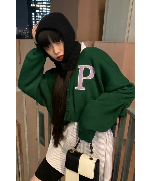 WC(ダブル シー)の「イニシャルロゴカーデ(カーディガン/ボレロ・レディース・ホワイト/ブラック/グリーン/ピンク・FREE)」の1枚目の写真