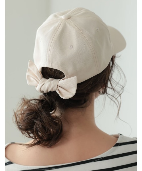 Re:EDIT(リエディ)の「バックリボンキャップ(キャップ・レディース・ブラック/アイボリー・FREE)」の2枚目の写真