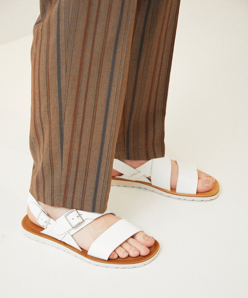 alfredoBANNISTER（アルフレッドバニスター）の「バックル ストラップ レザーサンダル（サンダル・メンズ・ブラック/ホワイト/カーキ・39/40/41/42/43）」の8枚目の写真