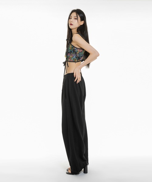 FOLLOWIN(フォロウィン)の「フラワーパターンツイストコルセットタンクトップキャミソール(キャミソール・レディース・ブラック・FREE)」の18枚目の写真