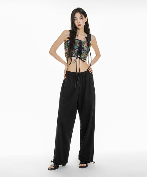 FOLLOWIN(フォロウィン)の「フラワーパターンツイストコルセットタンクトップキャミソール(キャミソール・レディース・ブラック・FREE)」の15枚目の写真