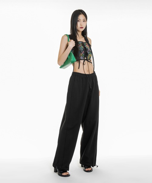 FOLLOWIN(フォロウィン)の「フラワーパターンツイストコルセットタンクトップキャミソール(キャミソール・レディース・ブラック・FREE)」の9枚目の写真