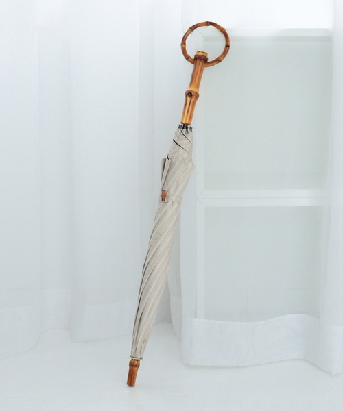 utatane（ウタタネ）の「日傘 完全遮光100％ 晴雨兼用 リングハンドル シャンブレー調（長傘・レディース・ベージュ/ブルー/モカ/スミクロ/スモークピンク/アッシュブラウン・FREE）」の5枚目の写真