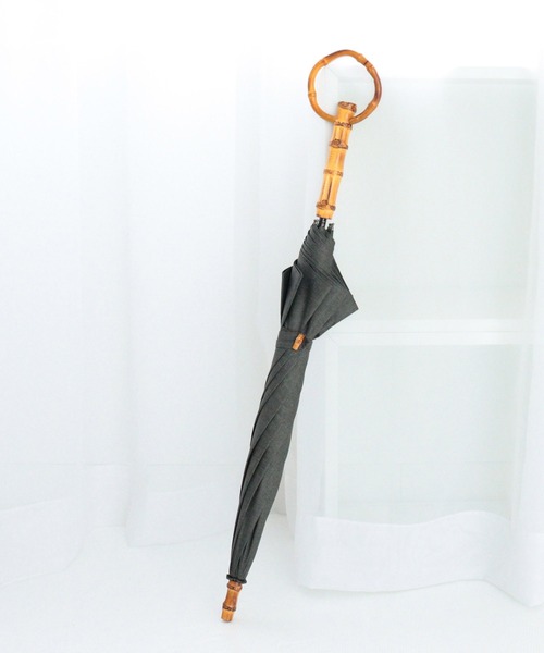 utatane（ウタタネ）の「日傘 完全遮光100％ 晴雨兼用 リングハンドル シャンブレー調（長傘・レディース・ベージュ/ブルー/モカ/スミクロ/スモークピンク/アッシュブラウン・FREE）」の2枚目の写真