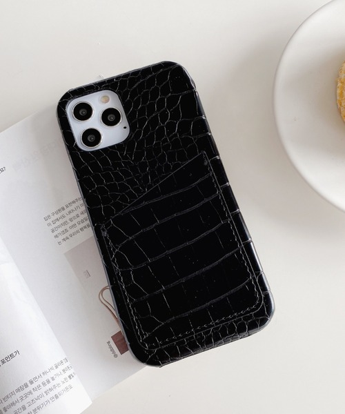 tolene(トレネ)の「クロコ型押し フェイクレザー カードケース付き スマホカバー iPhoneケース ( 7 / 8 / SE2 / 11 / 11Pro / 11Pro max / 12 / 12pro / 12pro max / 12mini / 13 /13pro / 13promax)(スマホケース/カバー・レディース・ブラック/グレー/イエロー/グリーン/ミント/キャメル・K/F/C/H/J/D/B/I)」の2枚目の写真