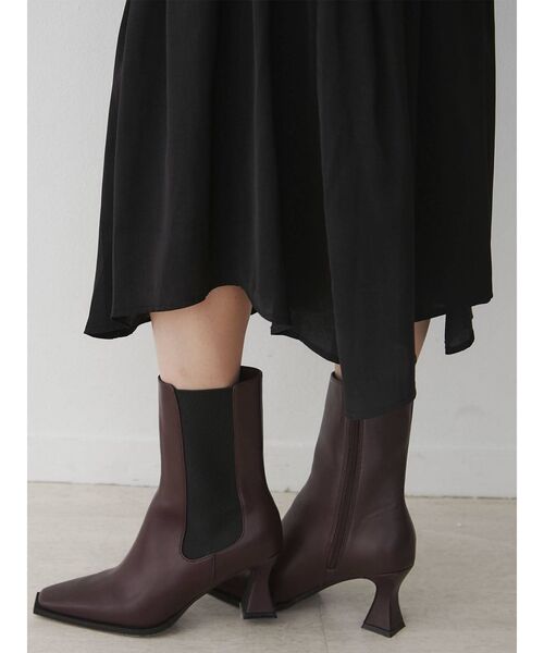 LAGUNAMOON（ラグナムーン）の「サイドゴアヒールブーツ（ブーツ・レディース・ブラック/バーガンディー・SMALL/MEDIUM）」の7枚目の写真