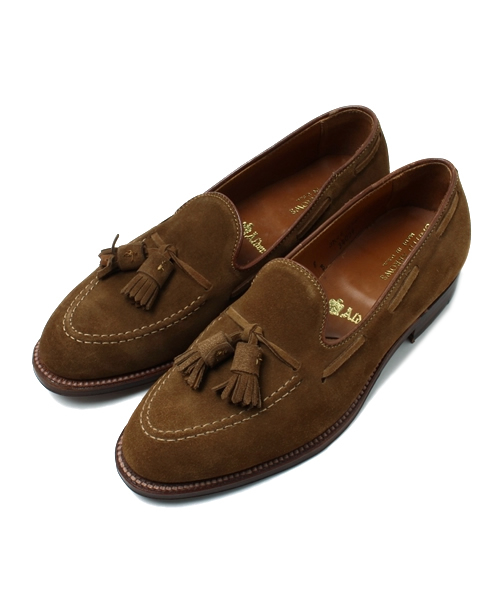 UNITED ARROWS(ユナイテッドアローズ)の「<ALDEN(オールデン)> SUEDE TASSEL(その他シューズ・メンズ・ネイビー/ダークブラウン/モカ・8/7/8h/9/7h/6h/6)」の1枚目の写真