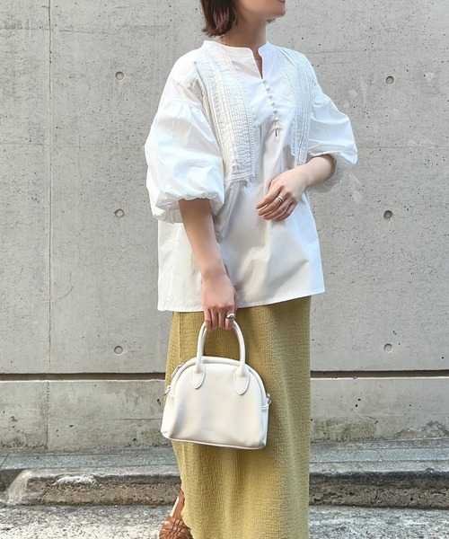 Isn't She?（イズントシー）の「ピンタックボリュームスリーブブラウス（シャツ/ブラウス・レディース・ブラック/オフホワイト/ベージュ・FREE）」の5枚目の写真