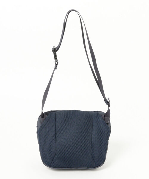 ARC'TERYX(アークテリクス)の「ARC’TERYX / MANTIS2 Waist Pack(ショルダーバッグ・メンズ・ネイビー/ブラック/カーキ・ONE SIZE)」の5枚目の写真