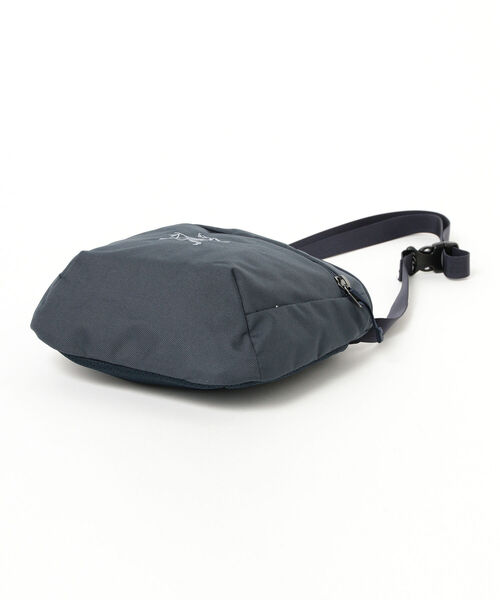 ARC'TERYX(アークテリクス)の「ARC’TERYX / MANTIS2 Waist Pack(ショルダーバッグ・メンズ・ネイビー/ブラック/カーキ・ONE SIZE)」の6枚目の写真