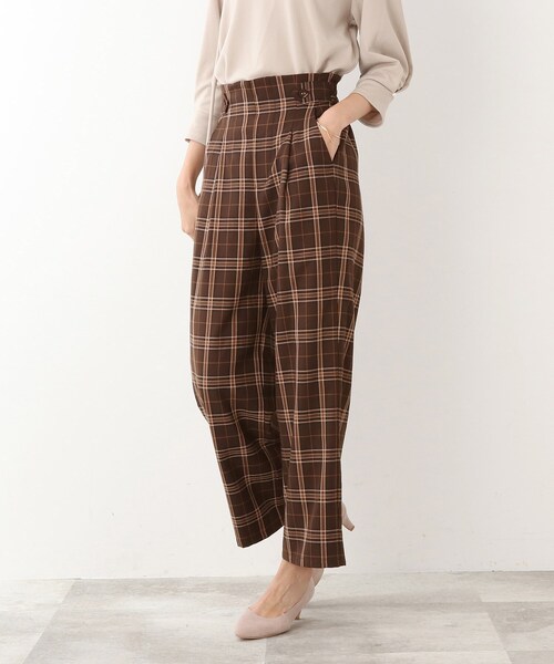 DRESKIP（ドレスキップ）の「◆タブ付き チェック柄 ワイドパンツ（その他パンツ・レディース・キャメル/ブラック系1/ダークブラウン系1・02/03/04）」の2枚目の写真
