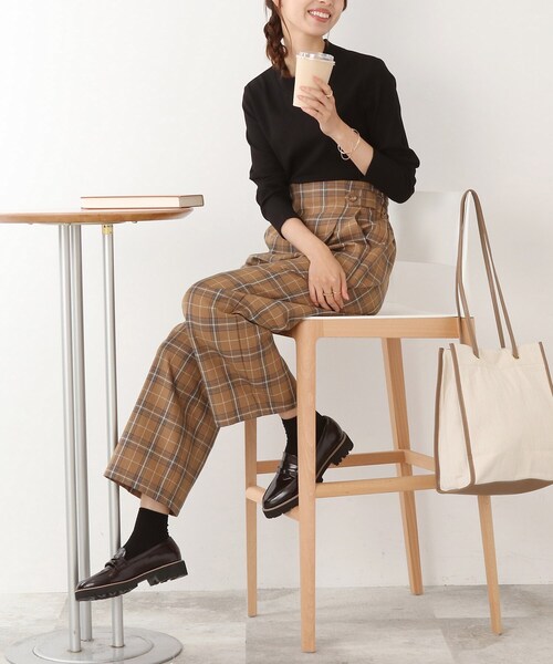 DRESKIP（ドレスキップ）の「◆タブ付き チェック柄 ワイドパンツ（その他パンツ・レディース・キャメル/ブラック系1/ダークブラウン系1・02/03/04）」の3枚目の写真