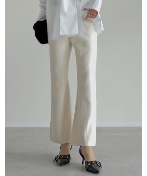 Re:EDIT（リエディ）の「[ZOZO限定][累計販売枚数2万枚][お気に入り数2万][脚長効果抜群][低身長/大きいサイズ有]リブニットスリムフレアパンツ（その他パンツ・レディース・グリーン/ブラック/ベージュ/アイボリー/オレンジ/ダークブラウン/チャコールグレー/ブルー/モカ/ネイビー/マスタード/レッド系その他/カーキ・SHORT/MEDIUM/LARGE/X-LARGE/AM）」の19枚目の写真