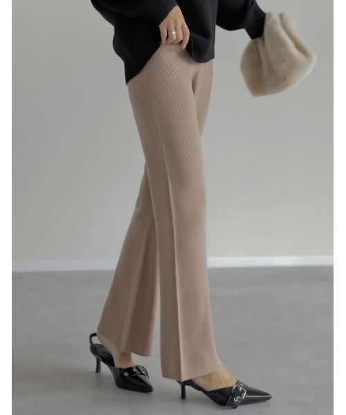 Re:EDIT（リエディ）の「[ZOZO限定][累計販売枚数2万枚][お気に入り数2万][脚長効果抜群][低身長/大きいサイズ有]リブニットスリムフレアパンツ（その他パンツ・レディース・グリーン/ブラック/ベージュ/アイボリー/オレンジ/ダークブラウン/チャコールグレー/ブルー/モカ/ネイビー/マスタード/レッド系その他/カーキ・SHORT/MEDIUM/LARGE/X-LARGE/AM）」の21枚目の写真