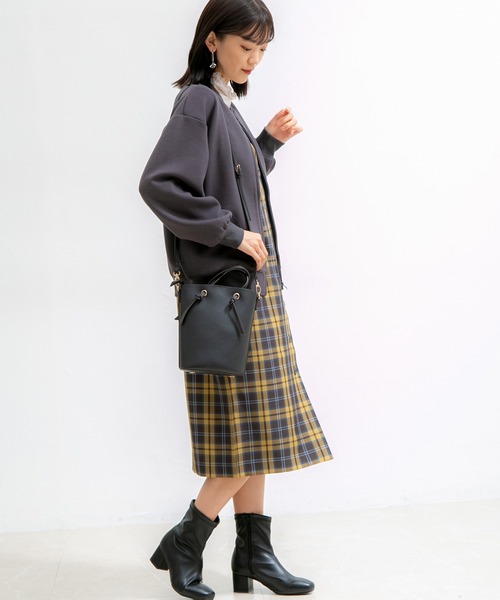 Honeys（ハニーズ）の「ナローハンドルミニＢａｇ（ハンドバッグ・レディース・ブラック/レンガ/グリーン/グレイッシュベージュ/モカ/アイボリー/ベージュ・FREE）」の8枚目の写真
