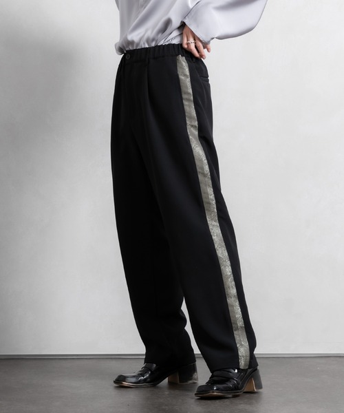 Adoon plain(アドーンプレーン)の「【Adoon plain】配色サイドライントラックパンツ(その他パンツ・メンズ・ブラック/ボルドー・MEDIUM/LARGE)」の1枚目の写真