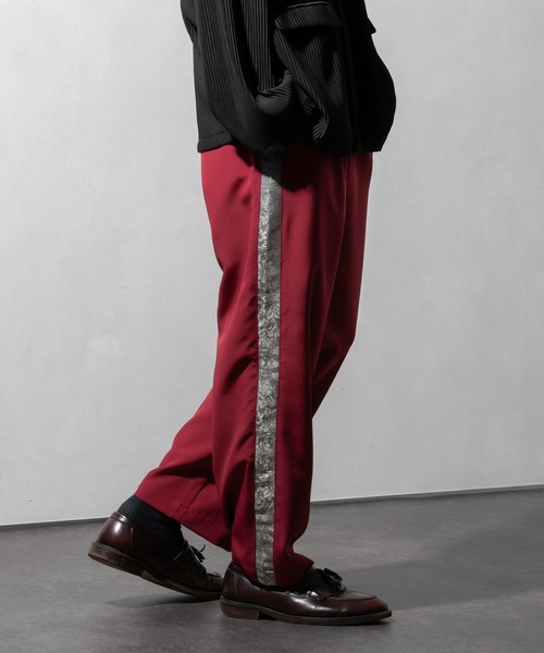 Adoon plain(アドーンプレーン)の「【Adoon plain】配色サイドライントラックパンツ(その他パンツ・メンズ・ブラック/ボルドー・MEDIUM/LARGE)」の16枚目の写真