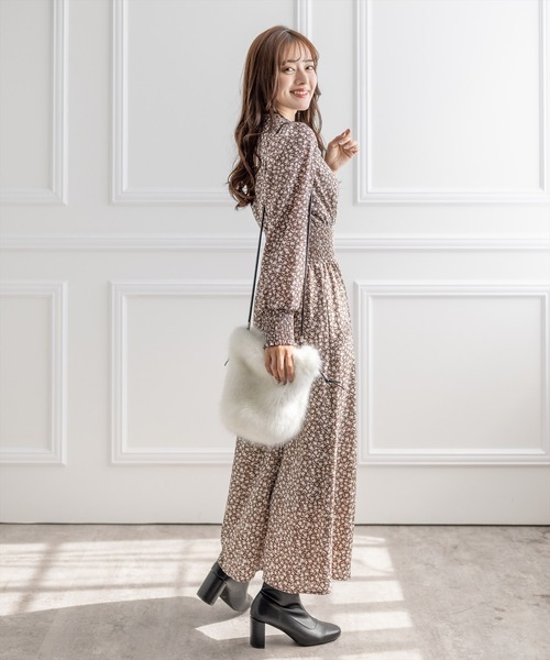 clear（クリア）の「ファー巾着バック（ショルダーバッグ・レディース・オフホワイト/グレー/グレイッシュベージュ・F）」の8枚目の写真