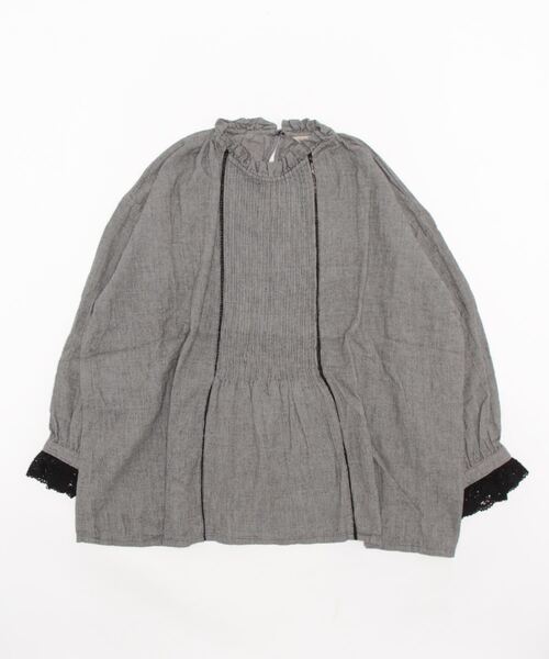 Samansa Mos2（サマンサ モスモス）の「袖レースピンタックブラウス（シャツ/ブラウス・レディース・オフホワイト/ブラック/サックスブルー/チャコール・ﾌﾘ-）」の3枚目の写真