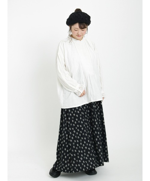 Samansa Mos2（サマンサ モスモス）の「袖レースピンタックブラウス（シャツ/ブラウス・レディース・オフホワイト/ブラック/サックスブルー/チャコール・ﾌﾘ-）」の6枚目の写真