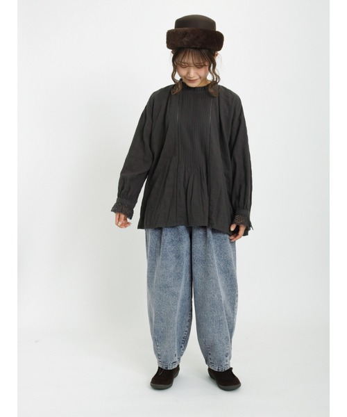 Samansa Mos2（サマンサ モスモス）の「袖レースピンタックブラウス（シャツ/ブラウス・レディース・オフホワイト/ブラック/サックスブルー/チャコール・ﾌﾘ-）」の7枚目の写真