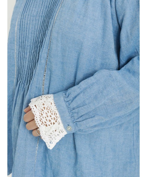 Samansa Mos2（サマンサ モスモス）の「袖レースピンタックブラウス（シャツ/ブラウス・レディース・オフホワイト/ブラック/サックスブルー/チャコール・ﾌﾘ-）」の17枚目の写真