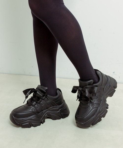 OLIVE des OLIVE（オリーブデオリーブ）の「リボン厚底スニーカー　1031130020（スニーカー・レディース・ホワイト/ブラック・SMALL/MEDIUM/LARGE）」の10枚目の写真