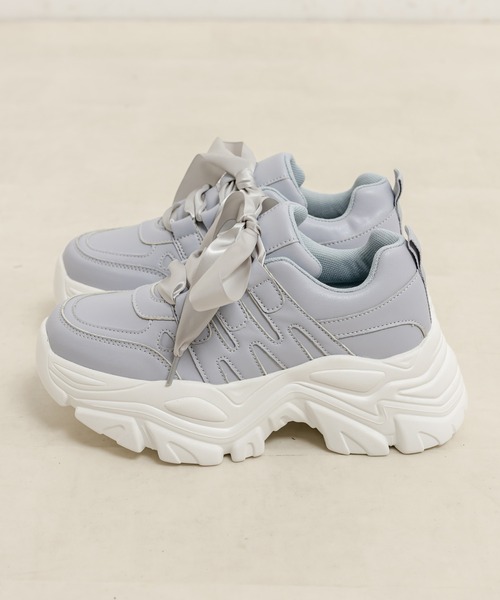 OLIVE des OLIVE（オリーブデオリーブ）の「リボン厚底スニーカー　1031130020（スニーカー・レディース・ホワイト/ブラック・SMALL/MEDIUM/LARGE）」の15枚目の写真