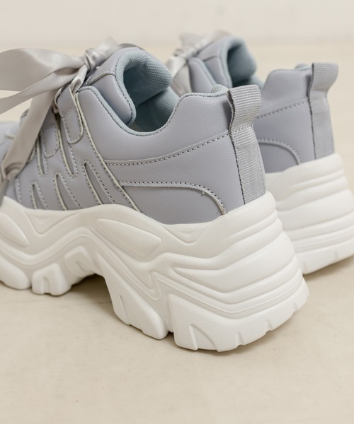 OLIVE des OLIVE（オリーブデオリーブ）の「リボン厚底スニーカー　1031130020（スニーカー・レディース・ホワイト/ブラック・SMALL/MEDIUM/LARGE）」の11枚目の写真