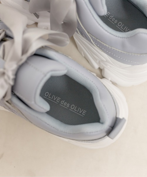 OLIVE des OLIVE（オリーブデオリーブ）の「リボン厚底スニーカー　1031130020（スニーカー・レディース・ホワイト/ブラック・SMALL/MEDIUM/LARGE）」の5枚目の写真