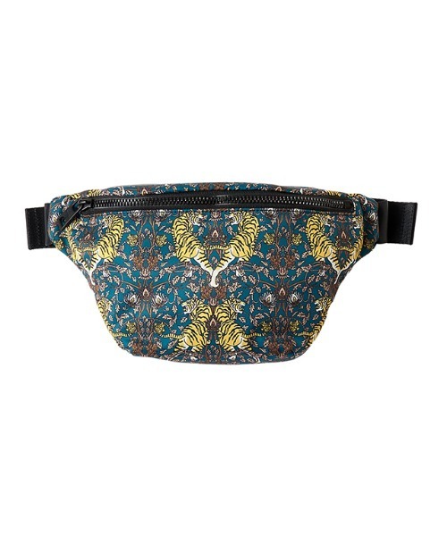 Onitsuka Tiger（オニツカタイガー）の「P WAIST POUCH / ピーウェストポーチ（ボディバッグ/ウエストポーチ・レディース・ネイビー/オフホワイト・OS）」の6枚目の写真
