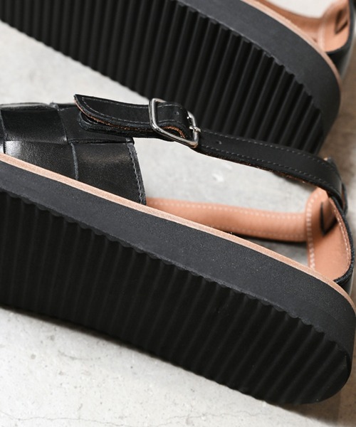 EARLE（アール）の「EARLE アール / Wide woven sandals ワイドウー