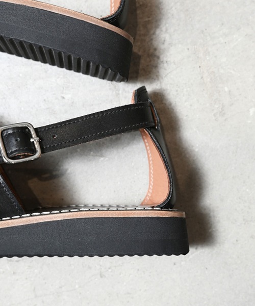 EARLE（アール）の「EARLE アール / Wide woven sandals ワイドウー