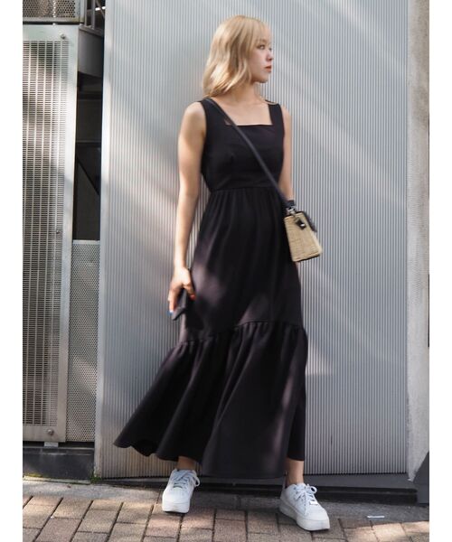 EVRIS(エヴリス)の「バックシャーリングロングワンピース(ワンピース・レディース・ホワイト/ブラック・FREE)」の3枚目の写真