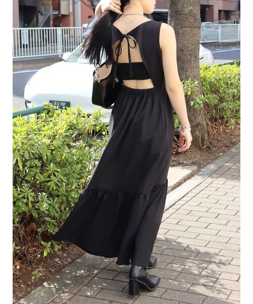 EVRIS(エヴリス)の「バックシャーリングロングワンピース(ワンピース・レディース・ホワイト/ブラック・FREE)」の13枚目の写真