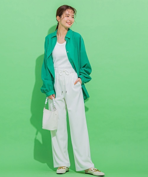 VICKY(ビッキー)の「【毎年人気!ビッキー定番/新色登場】らくらくワイドパンツ《洗濯機で洗える》(スラックス・レディース・ブルー/レッド/ホワイト/ブラック/イエロー/カーキ・M)」の7枚目の写真