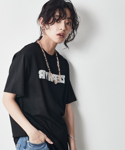 CHIC STYLE（シックスタイル）の「＜大きいサイズ＞綿100％ロゴ箔プリントTシャツ シックスタイル（Tシャツ/カットソー・レディース・ブラック/オフホワイト・L/LL/3L/4L/5L）」の18枚目の写真