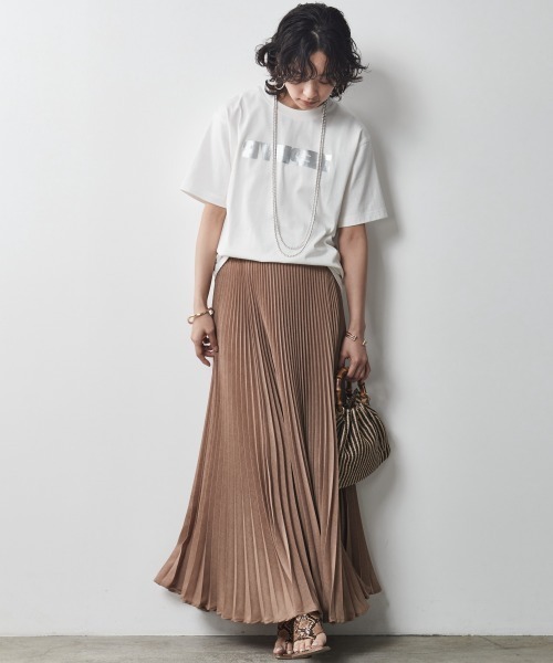 CHIC STYLE（シックスタイル）の「＜大きいサイズ＞綿100％ロゴ箔プリントTシャツ シックスタイル（Tシャツ/カットソー・レディース・ブラック/オフホワイト・L/LL/3L/4L/5L）」の5枚目の写真