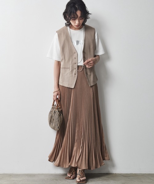 CHIC STYLE（シックスタイル）の「＜大きいサイズ＞綿100％ロゴ箔プリントTシャツ シックスタイル（Tシャツ/カットソー・レディース・ブラック/オフホワイト・L/LL/3L/4L/5L）」の12枚目の写真