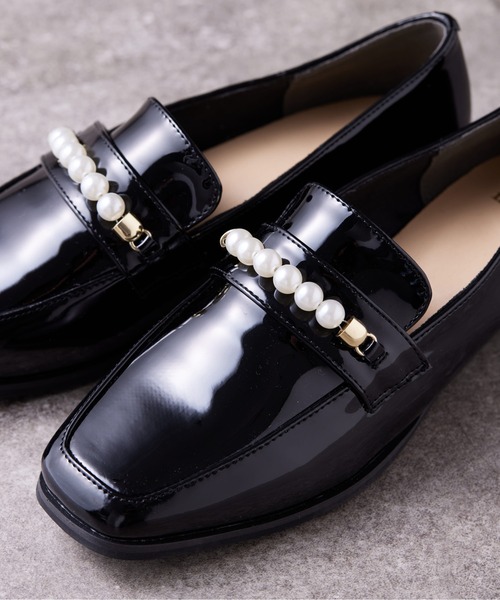 Chez toi(シェトワ)の「ビット/パールローファー(ローファー・レディース・ベージュ/ブラック系その他/ブラック・M/S/L)」の4枚目の写真