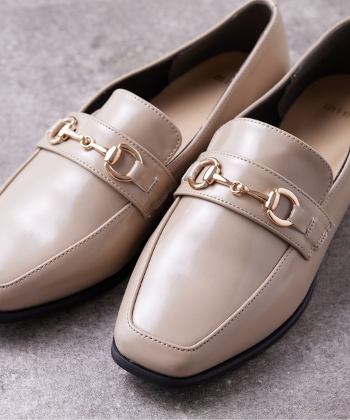 Chez toi(シェトワ)の「ビット/パールローファー(ローファー・レディース・ベージュ/ブラック系その他/ブラック・M/S/L)」の5枚目の写真