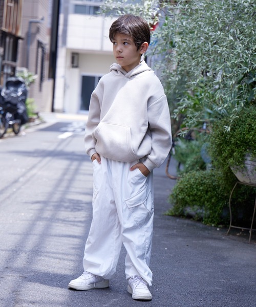 PAIRMANON STREET（ペアマノンストリート）の「【PAIRMANON STREET】パラシュートパンツ ナイロン カーゴパンツ ウエストゴム（カーゴパンツ・キッズ・ブラック/ピンク/オフホワイト/オリーブ/ベージュ/パープル/カーキ/グレイッシュベージュ・100/120/150/130/110/140/90/160）」の16枚目の写真