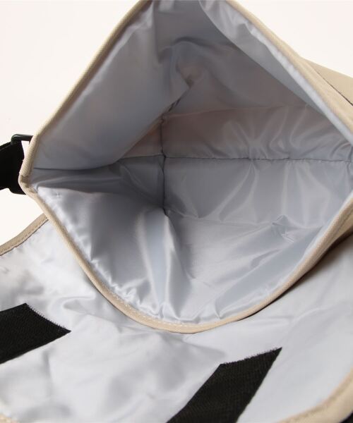 Dickies(ディッキーズ)の「【Dickies】 HW LOGO MESSENGER BAG(メッセンジャーバッグ・レディース・ベージュ/オフホワイト/ブラック・FREE)」の8枚目の写真
