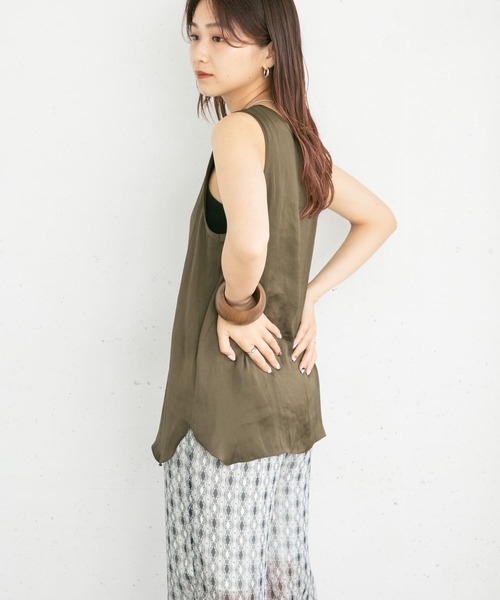 KBF(ケイビーエフ)の「ヴィンテージサテンタンクトップ(タンクトップ・レディース・カーキ/ブルー系その他/ベージュ系その他・ONE)」の18枚目の写真