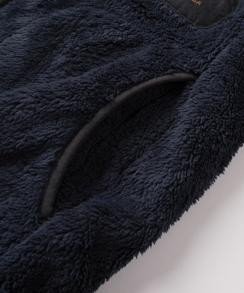 LOGOS(ロゴス)の「【71】【LOGOS PARK/ロゴス パーク】ワンポイントロゴ プリントデザイン 裏地付きシャギー ボアフリースジャケット(ブルゾン・メンズ・ダークブルー/ブラック/オレンジ/グレイッシュベージュ/ダークグリーン/ネイビー系/ワイン系/ブラック系/グレー系/カーキ系・L/M/XL)」の15枚目の写真